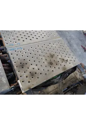 FREIGHTLINER M2 106 DECK (CATWALK) STEP