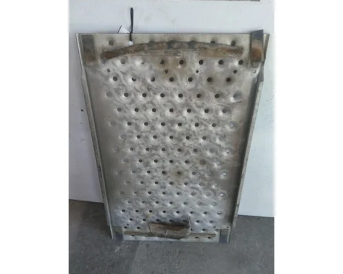 FREIGHTLINER M2 106 DECK (CATWALK) STEP