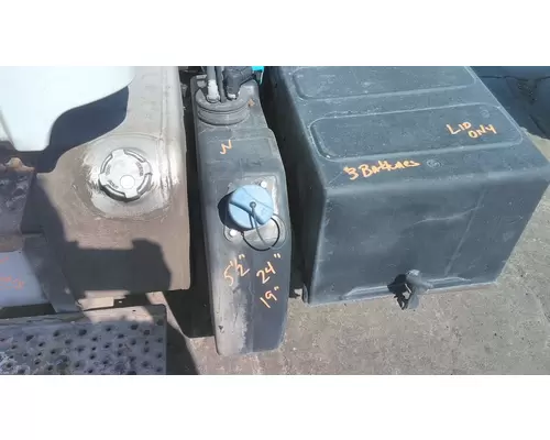 FREIGHTLINER M2 106 DEF TANK