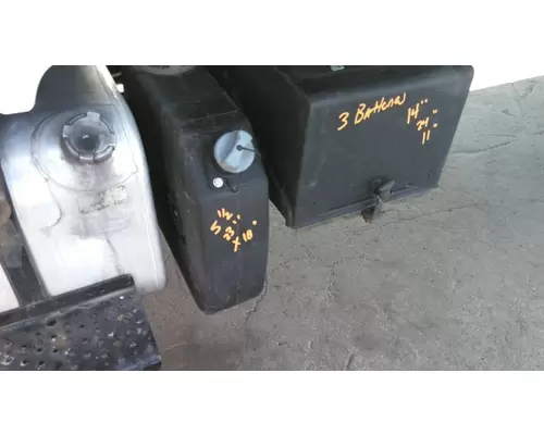 FREIGHTLINER M2 106 DEF TANK