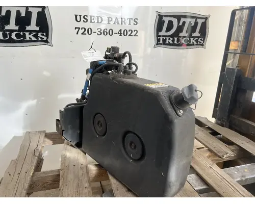 FREIGHTLINER M2 106 DEF Tank2
