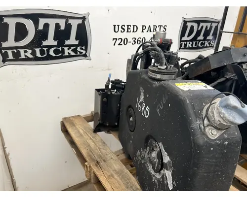 FREIGHTLINER M2 106 DEF Tank