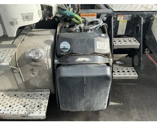 FREIGHTLINER M2 106 DEF Tank
