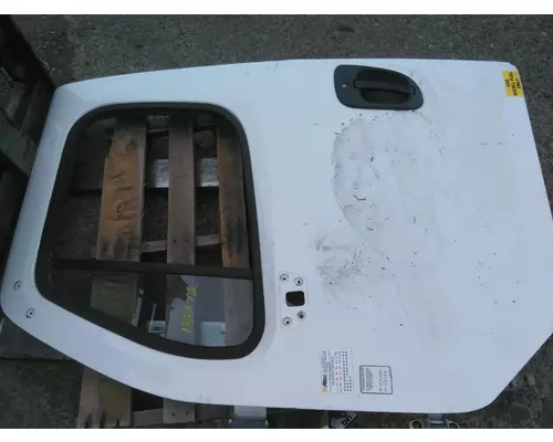 FREIGHTLINER M2 106 DOOR ASSEMBLY, FRONT