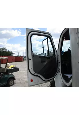 FREIGHTLINER M2 106 DOOR ASSEMBLY, FRONT