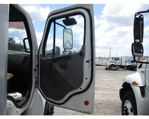 FREIGHTLINER M2 106 DOOR ASSEMBLY, FRONT