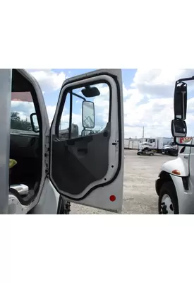 FREIGHTLINER M2 106 DOOR ASSEMBLY, FRONT