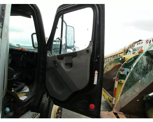 FREIGHTLINER M2 106 DOOR ASSEMBLY, FRONT