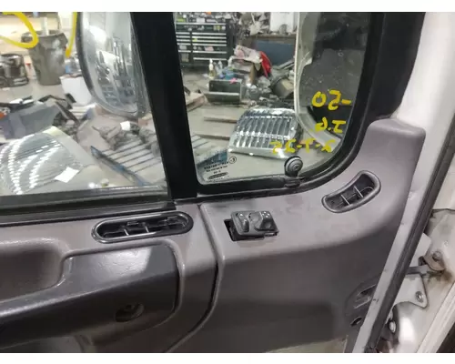 FREIGHTLINER M2 106 DOOR ASSEMBLY, FRONT