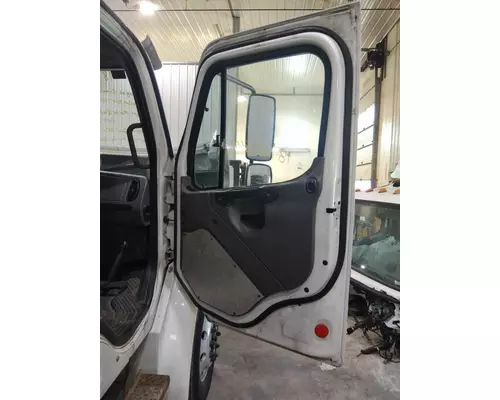 FREIGHTLINER M2 106 DOOR ASSEMBLY, FRONT