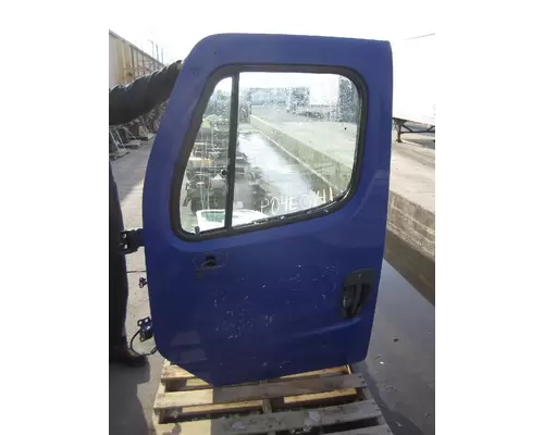 FREIGHTLINER M2 106 DOOR ASSEMBLY, FRONT