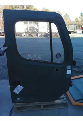 FREIGHTLINER M2 106 DOOR ASSEMBLY, FRONT