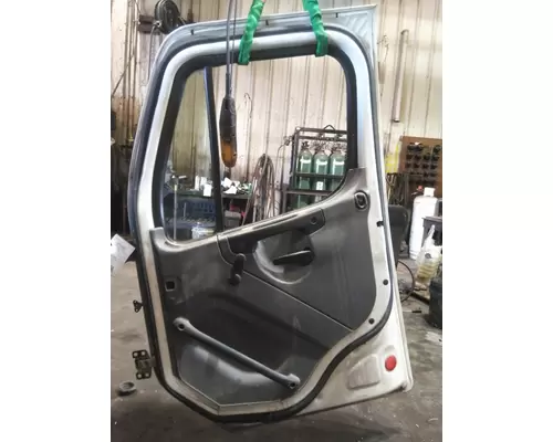 FREIGHTLINER M2 106 DOOR ASSEMBLY, FRONT