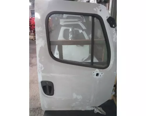 FREIGHTLINER M2 106 DOOR ASSEMBLY, FRONT