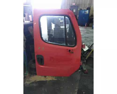 FREIGHTLINER M2 106 DOOR ASSEMBLY, FRONT