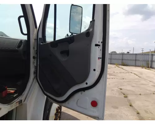 FREIGHTLINER M2 106 DOOR ASSEMBLY, FRONT