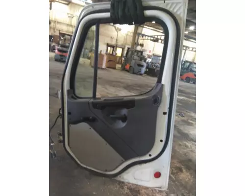 FREIGHTLINER M2 106 DOOR ASSEMBLY, FRONT