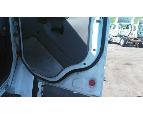 FREIGHTLINER M2 106 DOOR ASSEMBLY, FRONT