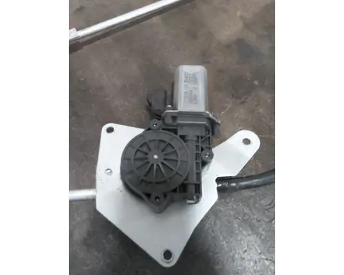 FREIGHTLINER M2 106 DOOR WINDOW REGULATOR