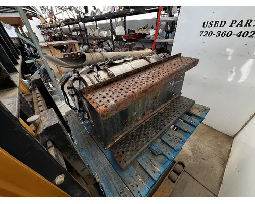 FREIGHTLINER M2 106 DPF (Diesel Particulate Filter)