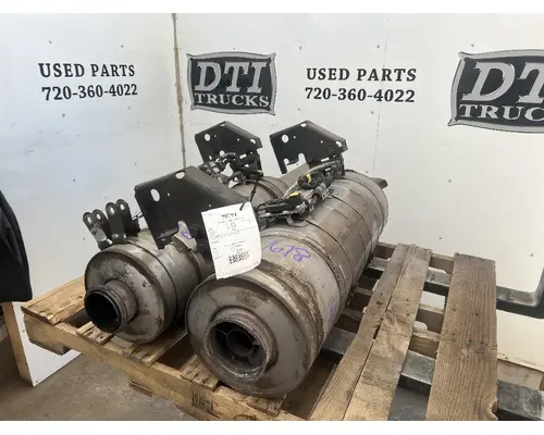 FREIGHTLINER M2 106 DPF (Diesel Particulate Filter)