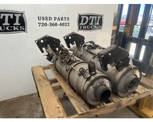 FREIGHTLINER M2 106 DPF (Diesel Particulate Filter)