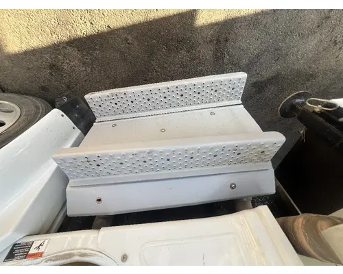 FREIGHTLINER M2 106 DPF (Diesel Particulate Filter)