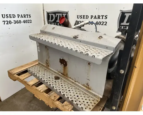 FREIGHTLINER M2 106 DPF2 (Diesel Particulate Filter)