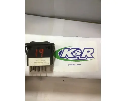 FREIGHTLINER M2-106 Dash  Console Switch