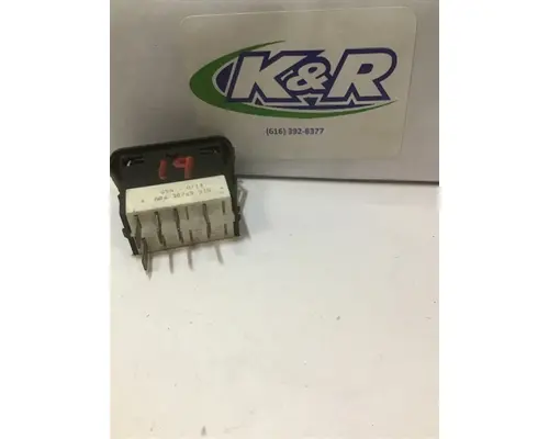FREIGHTLINER M2-106 Dash  Console Switch