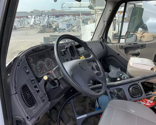 FREIGHTLINER M2 106 Dash Assembly