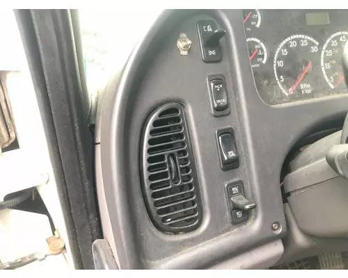 FREIGHTLINER M2-106 Dash Assembly