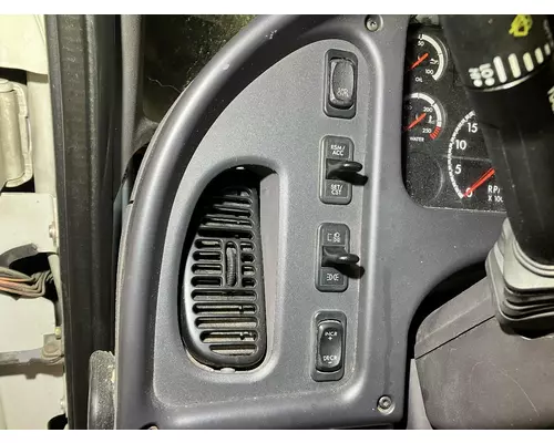 FREIGHTLINER M2-106 Dash Assembly