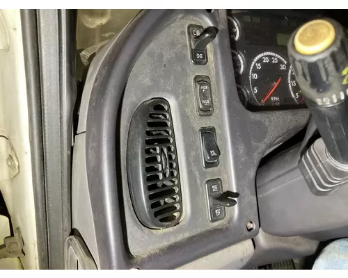 FREIGHTLINER M2-106 Dash Assembly