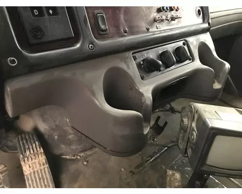 FREIGHTLINER M2-106 Dash Assembly