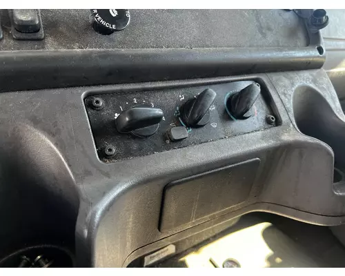 FREIGHTLINER M2 106 Dash Assembly