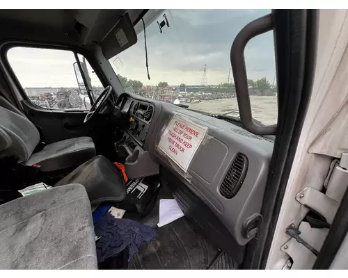 FREIGHTLINER M2 106 Dash Assembly
