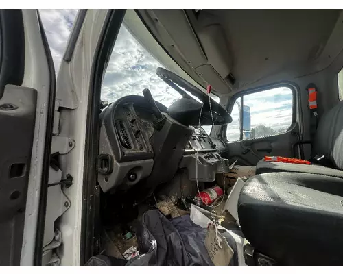 FREIGHTLINER M2 106 Dash Assembly