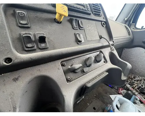 FREIGHTLINER M2 106 Dash Assembly