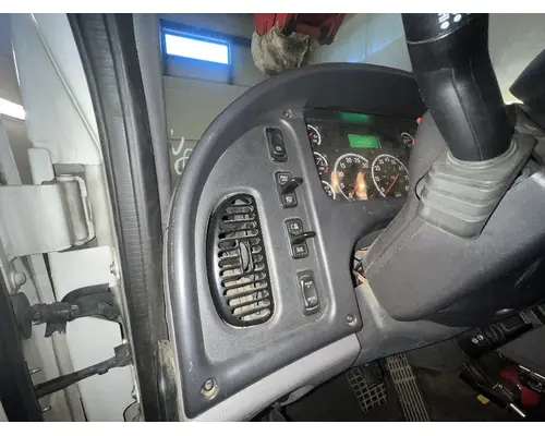 FREIGHTLINER M2 106 Dash Assembly