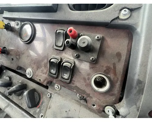 FREIGHTLINER M2 106 Dash Assembly