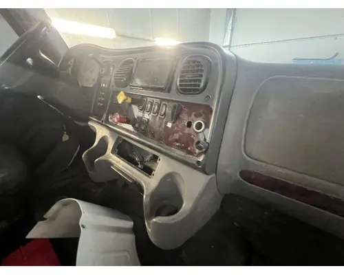 FREIGHTLINER M2 106 Dash Assembly