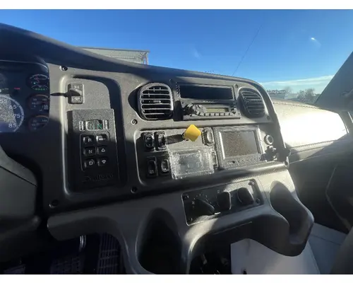 FREIGHTLINER M2 106 Dash Bezel