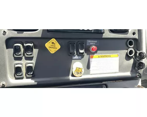 FREIGHTLINER M2 106 Dash Panel