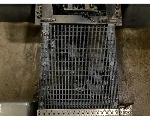FREIGHTLINER M2-106 Deckplate