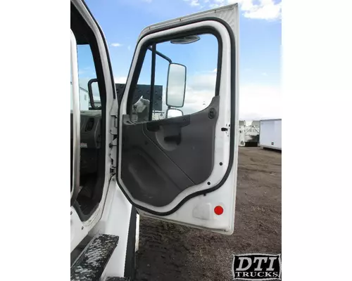 FREIGHTLINER M2 106 Door Assembly, Front