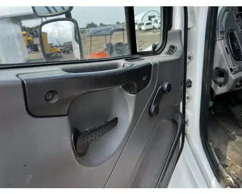 FREIGHTLINER M2 106 Door Assembly, Front