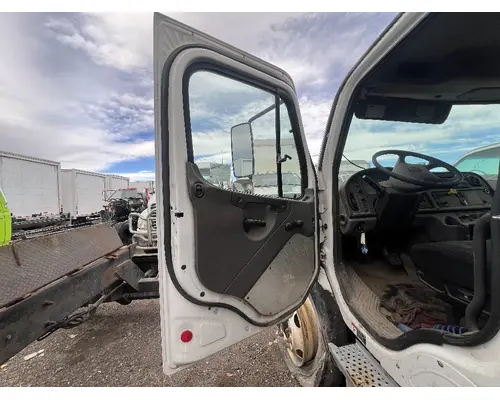 FREIGHTLINER M2 106 Door Assembly, Front
