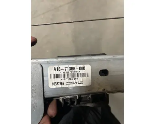 FREIGHTLINER M2-106 Door Window Regulator, Front