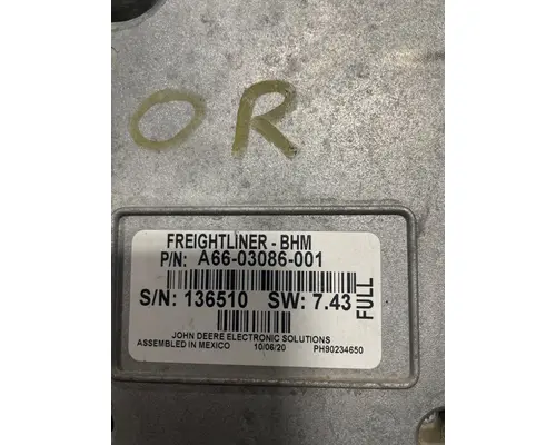 FREIGHTLINER M2-106 ECM